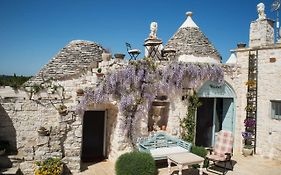 16 Trulli E Giardini